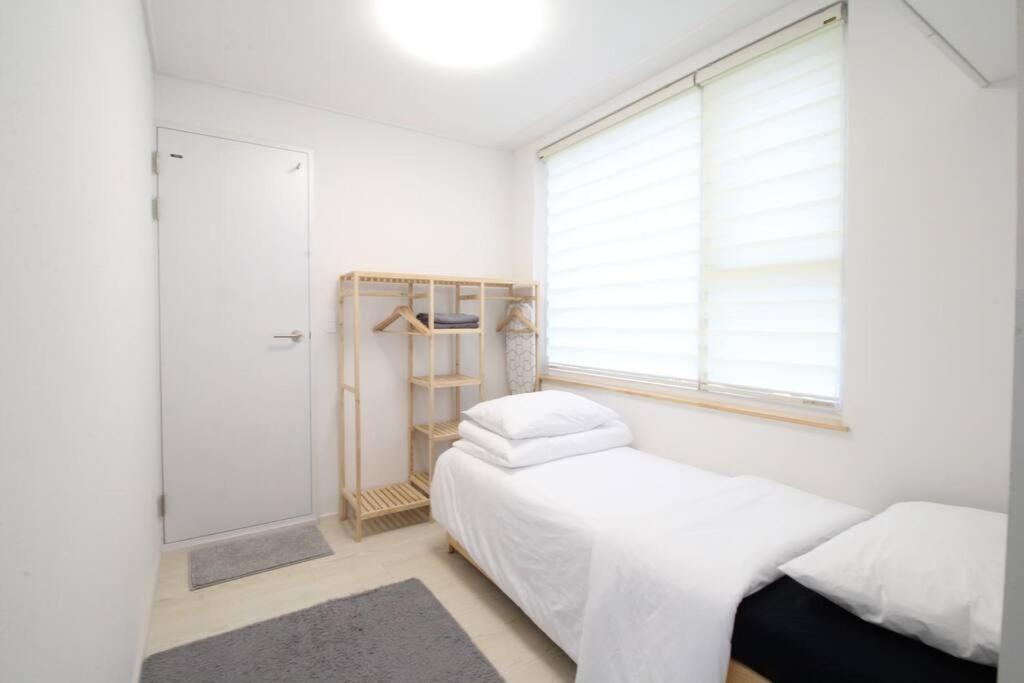 Near Hanriver Park, New Darak Apartment Seoul